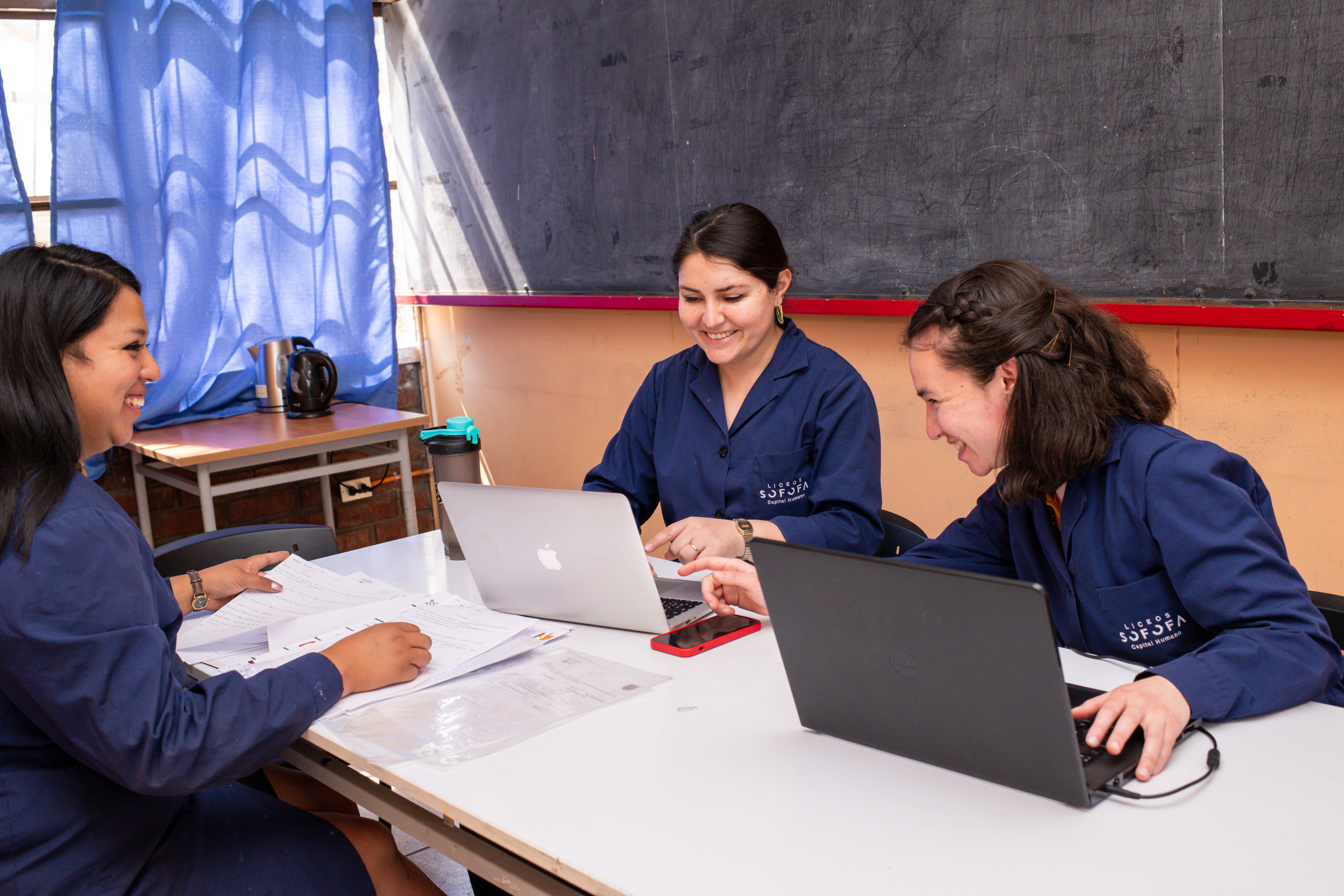 Docentes de Formación General y de Formación TP del Liceo Industrial de San Miguel Agustín Edwards Ross participan de capacitación Aptus